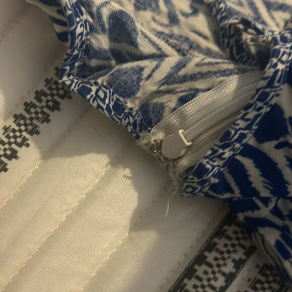 American Eagle women’s medium romper with pockets  C - Picture 5 of 7